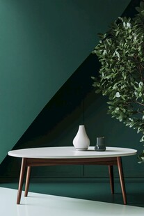 简约绿墙下的雅致茶几