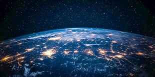 地球夜景 璀璨城市与浩瀚星空