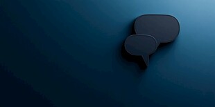 深蓝色背景上的对话气泡