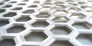 金属六边形网格结构特写