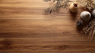 木质桌面的温馨装饰摆件