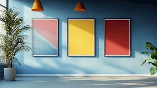 简约客厅装饰画与绿植布置