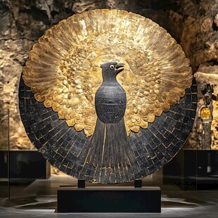 金翅神鸟青铜艺术品展示