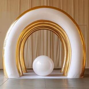 金色白色拱形装饰与圆球