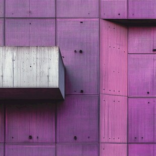 紫色建筑墙面与金属结构