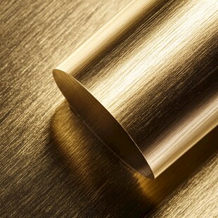 金色金属管质感特写