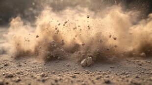 尘土飞扬的地面瞬间景象