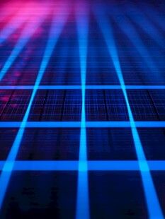 蓝紫交错的科技感网格背景