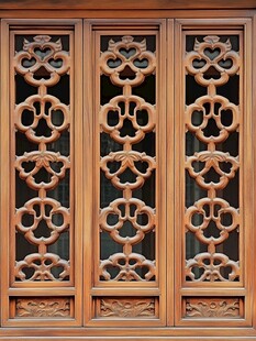 中式木雕窗棂精致工艺