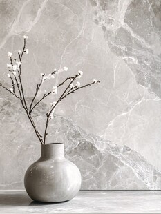 素雅花瓶配枝头白花摆件