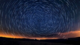 星空星轨下的绝美黄昏景色