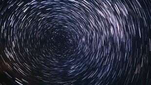 星轨漩涡 梦幻夜空之美