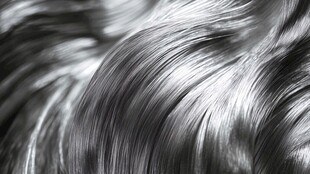 丝滑光泽的柔顺银发