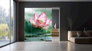 荷花艺术玻璃装点现代客厅