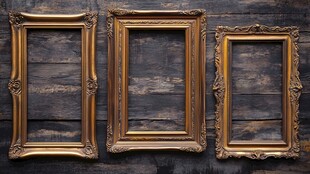 复古金色相框置于木纹背景