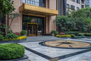 豪华建筑入口的精致景观