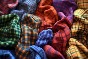 多彩格子布料堆叠