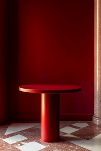 红色圆几 尽显优雅格调