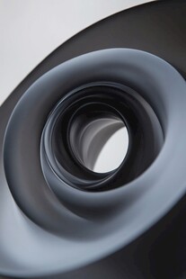 黑色螺旋立体结构特写