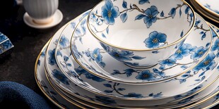 蓝花骨瓷餐具优雅摆拍