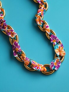 多彩花卉图案金链饰品