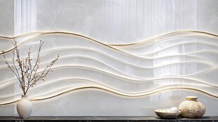 波浪纹理墙面与雅致摆件