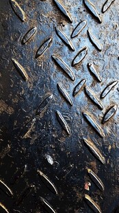 黑色菱形花纹生锈钢板