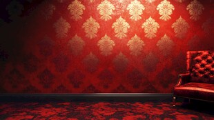 红金奢华墙前的复古沙发