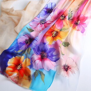 缤纷花卉图案时尚丝巾