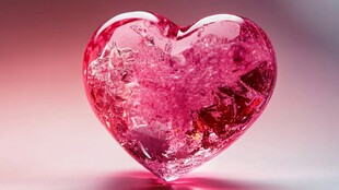 晶莹剔透的粉红爱心