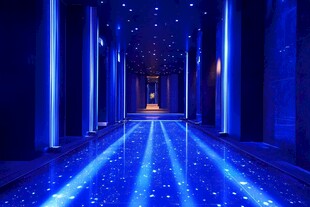 梦幻蓝色光影长廊