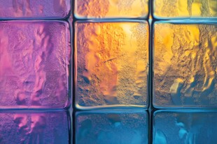 彩色玻璃方块的绚丽纹理