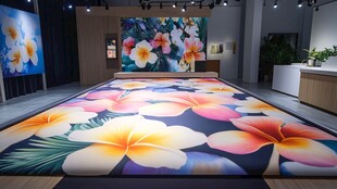 绚丽花卉图案的精美地毯