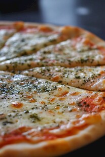 美味芝士披萨特写
