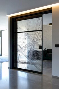 现代艺术感玻璃推拉门设计