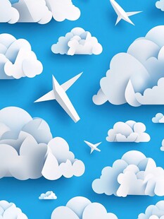 纸飞机翱翔于云朵蓝天间