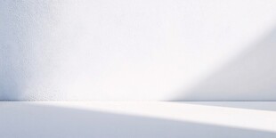 纯净白墙光影艺术画面