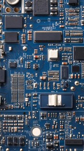 蓝色精密电路板特写