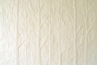 白色树皮纹理墙面装饰