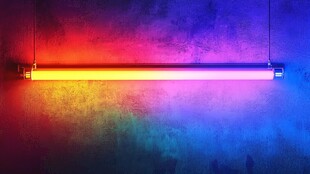 霓虹灯管营造绚丽光影氛围