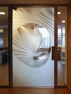 艺术玻璃隔断 现代办公装饰