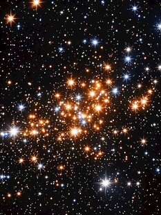 璀璨星团闪耀深邃宇宙