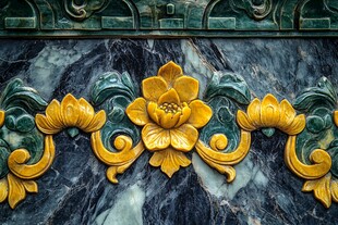 中式浮雕花卉装饰细节