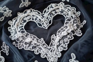 心形蕾丝刺绣精美布料