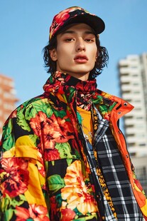 个性印花潮装时尚模特