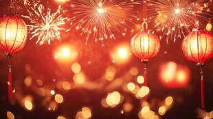 喜庆烟花与红灯笼场景