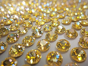 璀璨金色水钻闪耀夺目