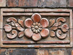 古砖墙雕花装饰艺术