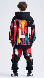 潮流涂鸦风连帽套装展示