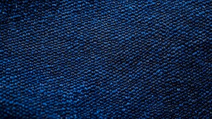 深蓝色牛仔布纹理特写